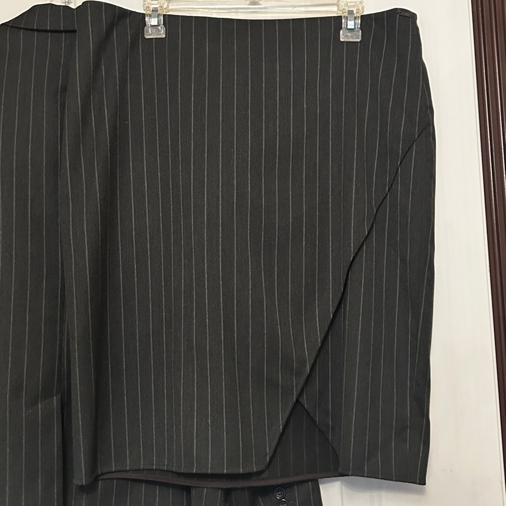 DKNY Charcoal Pinstripe Blazer Skirt Set 16 Career Vintage Professional Polished - Picture 8 of 16